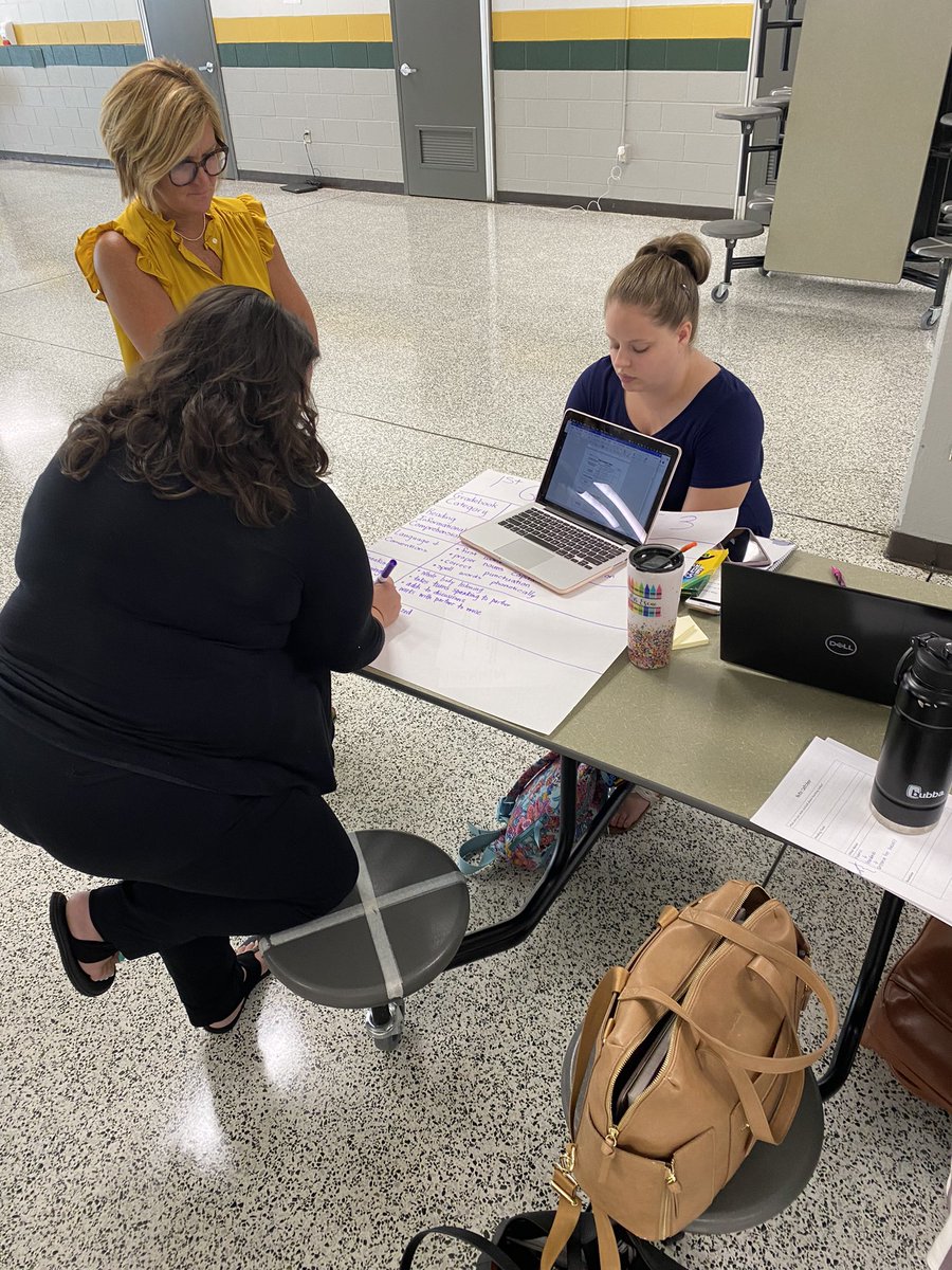 Our K-3 teachers are digging deep to align <a href="/WitWisdomELA/">Wit & Wisdom English</a> grading practices this morning. #SumnerAchieves #ROCvision @co_sumner @jhesson83 <a href="/MRS_TUCKER_GES/">Caitlyn Tucker</a> @Elizabe53055807