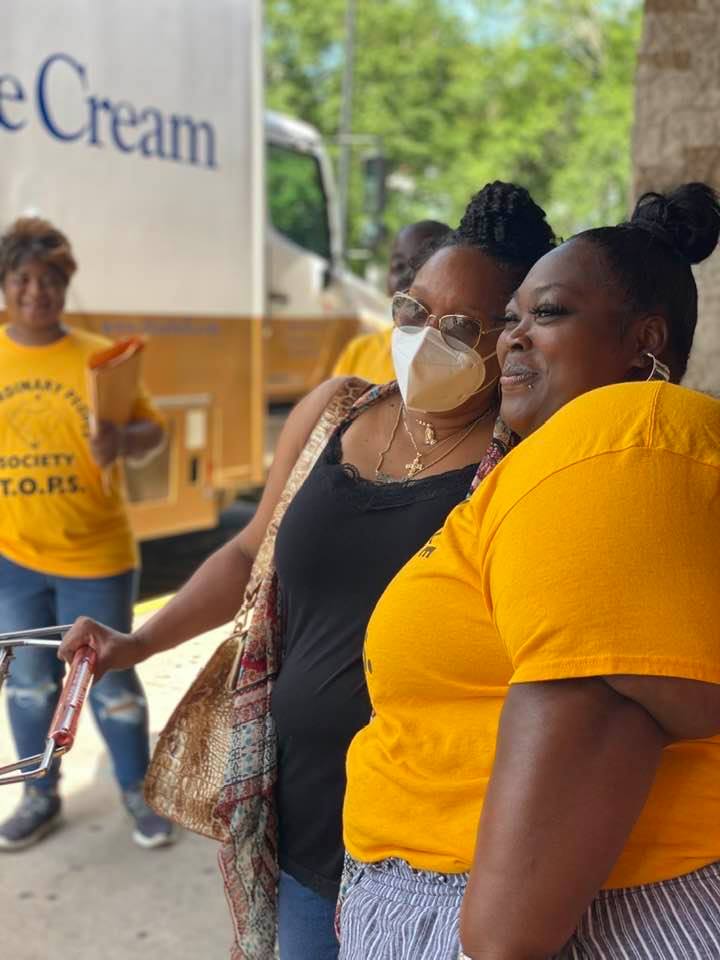 weare_TOPS's tweet photo. #COVID19 has had a heavy impact on all of us. Our team had the chance to give back by providing food, household items, and hygiene products to the community this month! #Givingback #Alabama https://t.co/q9WacAzjZ5