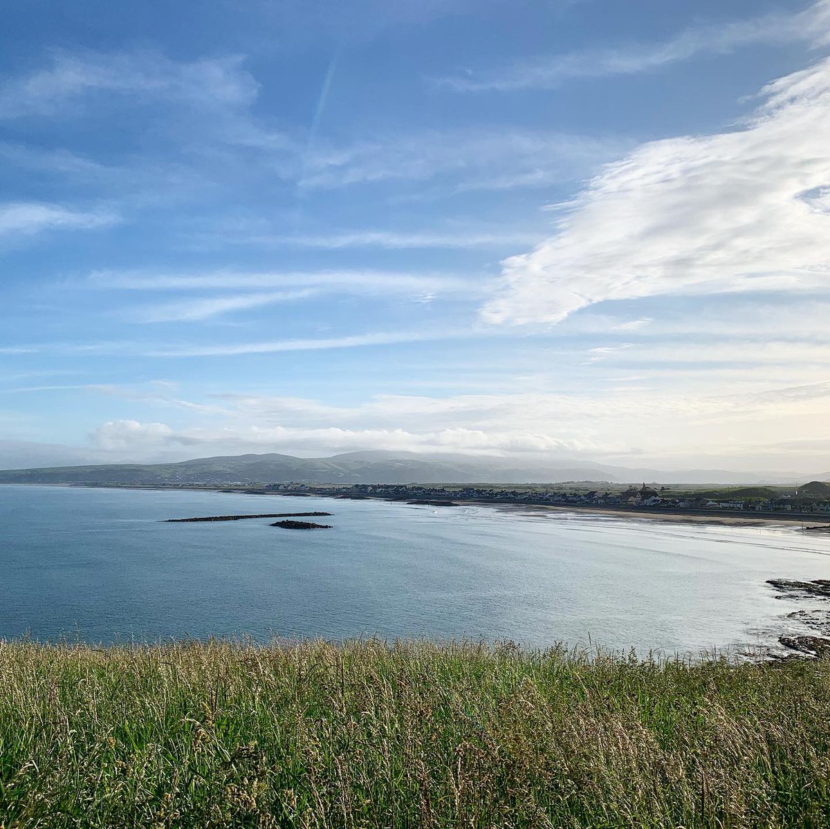Big shout out to all the <a href="/RNLI/">RNLI</a> beach lifeguards who are doing a fantastic job at the moment 👏🏻👏🏻👏🏻 especially being outside all day in these hot temperatures #rnli #beachlifeguards