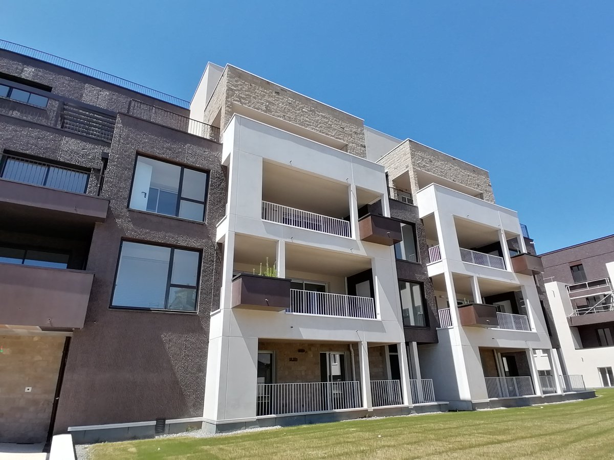 cormierf's tweet photo. Une belle journée ensoleillée pour lancer les livraisons de la Résidence BELLAGIO, co-promotion entre le @GroupeLaunay et #BatiArmor sur la @VilleGregoire.
En collaboration notamment avec #PaumierArchitectesAssociés, @GranitBretagne et @CNR_Company
#experienceclient https://t.co/bGFWfmy0nC