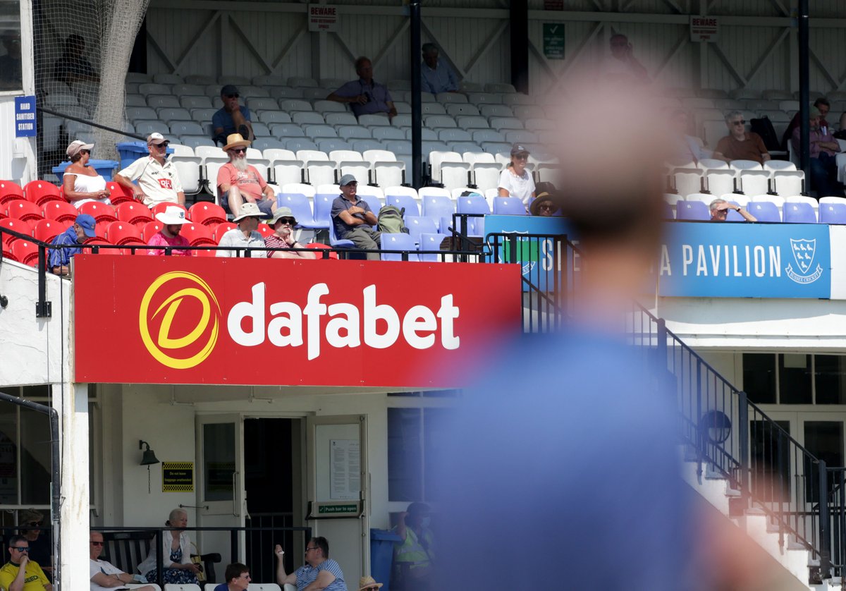 Kicking back in the sunshine watching the #cricket <a href="/SussexCCC/">Sussex Cricket</a> <a href="/Oxoncb/">Oxfordshire Cricket</a> #sharkattack <a href="/Dafabet/">Dafabet</a>