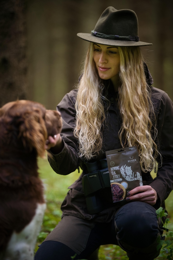 RenjerJerky's tweet photo. No matter if your work place is outside in a mystical forest or at an office in the city centre, there is no way around a break. And this break is obviously best with RENJER! 😋 

📸 @nature_check and Camillo 🐶 

#nature #outdoors #travel #adventure #love #summer #explore #dog https://t.co/4D7oQjiebg