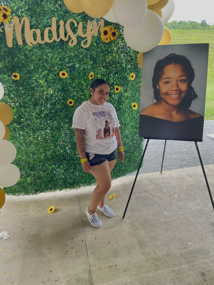 lilizzyyy's tweet photo. Maddy Forever 🦋 #stillstanding
 #LLM🌻 https://t.co/WRaaNvJOMO