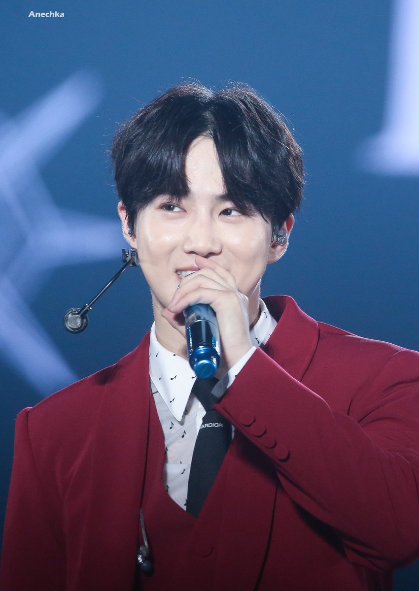 hourlykjm's tweet photo. 190721 #SUHO #수호 @weareoneEXO https://t.co/uPYePOvYei