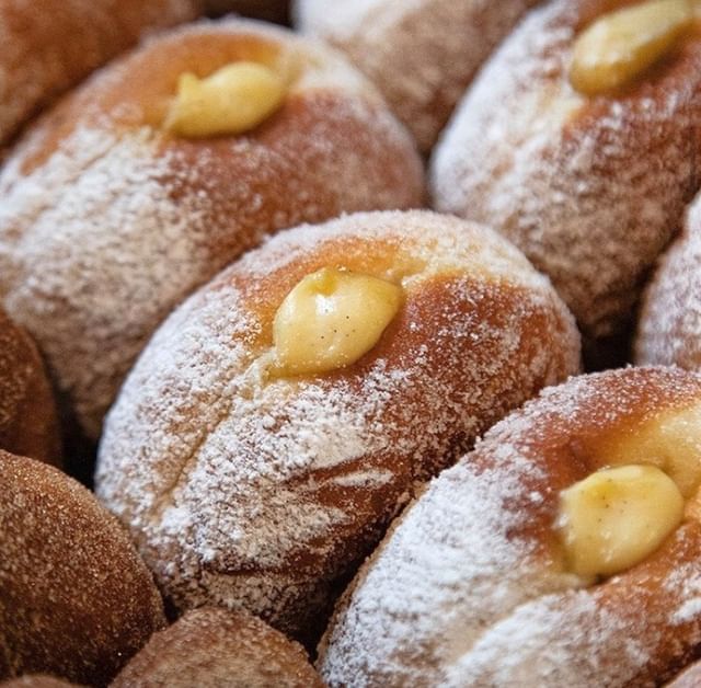 Have you placed your Bristol Pantry order for this week? 👀
With the likes of @pippindoughnuts, <a href="/SwoonGelato/">Swoon Gelato</a>, <a href="/PaletasUK/">PaletasUK</a>, and <a href="/pizzarova/">Pizzarova</a>, we'll sort out all your summer-y cravings! 😋

#BristolPantry #homedelivery #shoplocal #bristol #bristolfood #bristolfoodie #bestofbristol