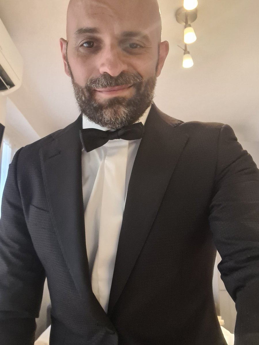 A Milano ieri abbiamo parlato di diversità e inclusione, una bellissima serata diversitylab  di Francesca Vecchioni. Abbiamo bisogno di riappropriarci della nostra vita, di recuperare le relazioni, di progettare e realizzare...intato mi sono "rubato" una serata da papà single.