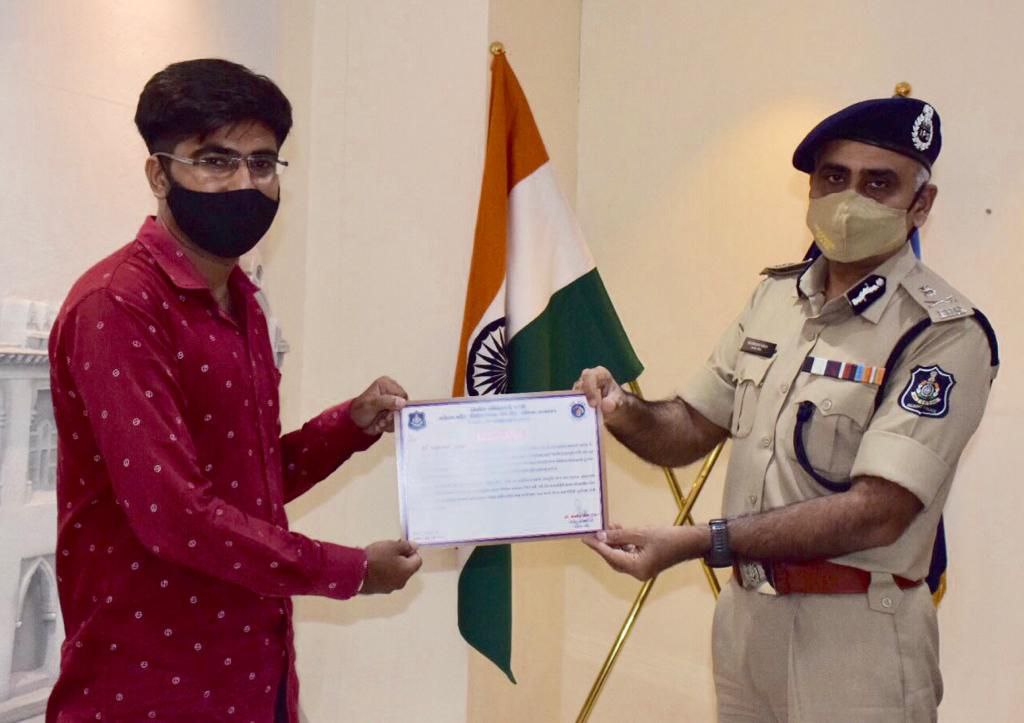 Harsh | Gujarat Covid Support tweet media