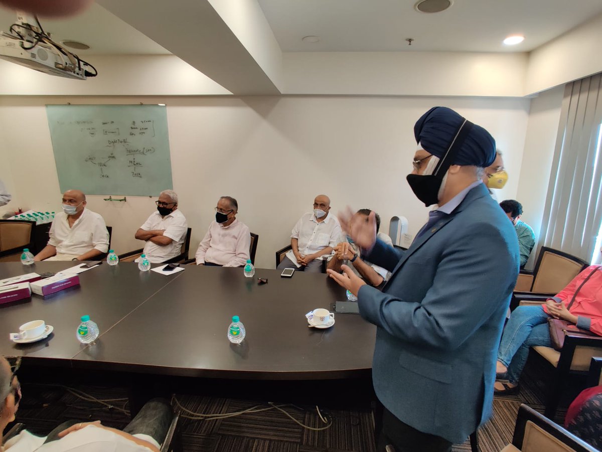 JVPDASSN's tweet photo. Presentation to JVPD Assn  by Nanavati Hospital of it's advancement in latest techno facilities and upgradation and interaction with Top Team of Senior Doctors. https://t.co/Ue0p5nrM6i