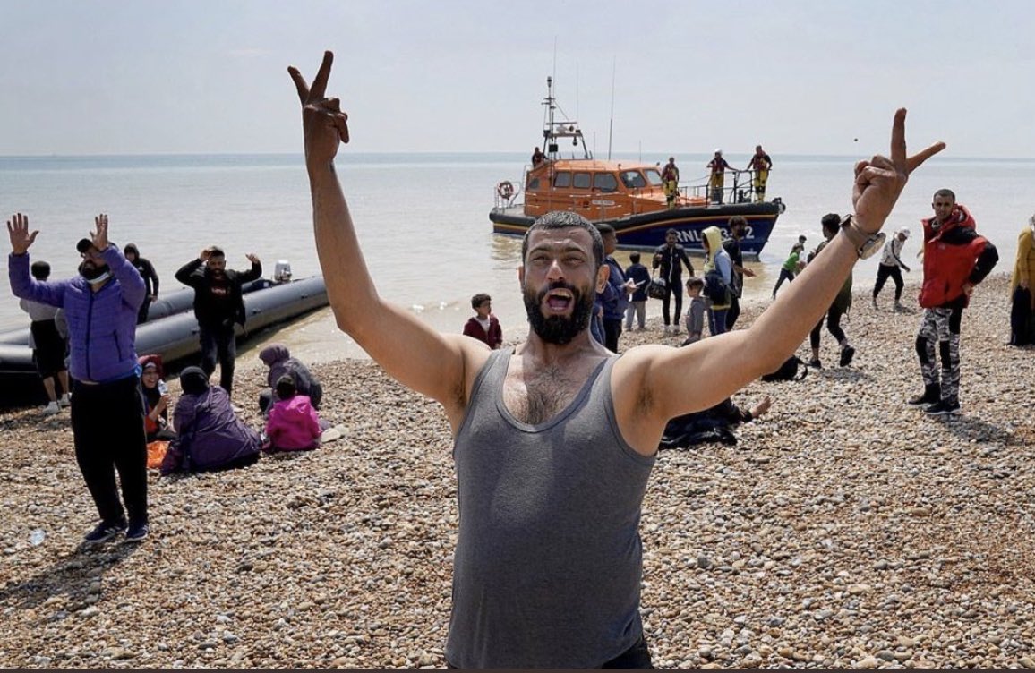 RichardCPendry's tweet image. Scenes from the south coast this morning. Illegal immigrants being allowed to land. We have no idea who they are and what their motivation is for being in the UK. #immigrants #understandingterrorism