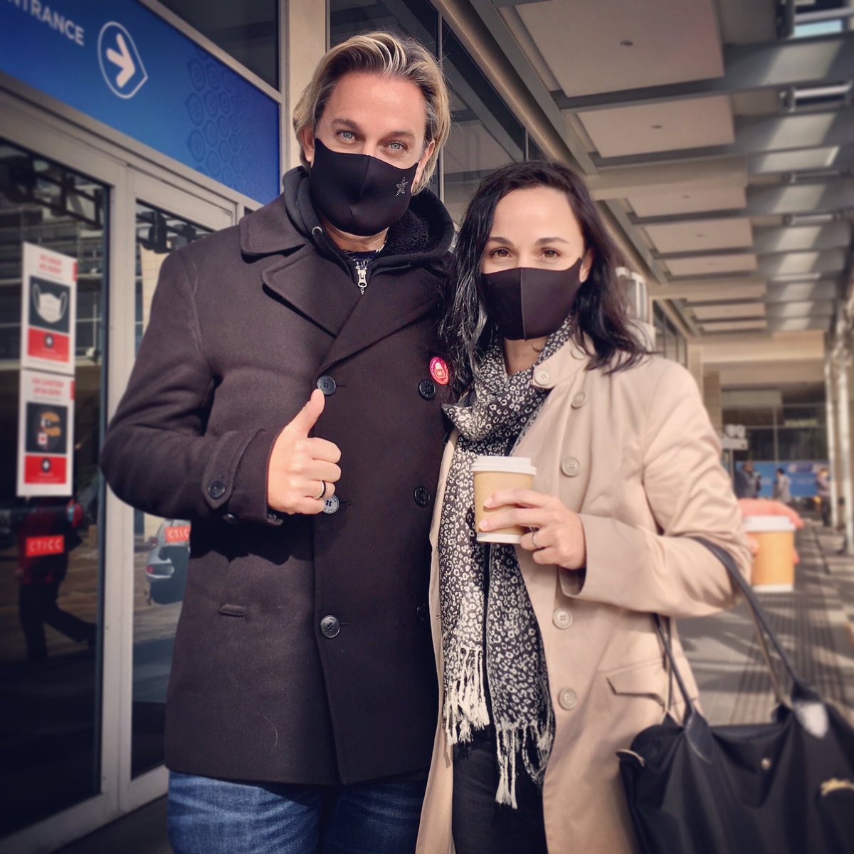 ikemoriz's tweet photo. Glad we got our first Pfizer vaccination done today. Amazed by the attentive and friendly staff at the CTICC. Thank you! 💉😷🦠😷💉21.7.21 🇿🇦#southafrica CTICC #pfizerbiontech #pfizer #pfizervacine #capeTown #vaccinationdone✔️ #SouthAfrica #ikemoriz @MadriMoriz https://t.co/AQcjXqsNFl