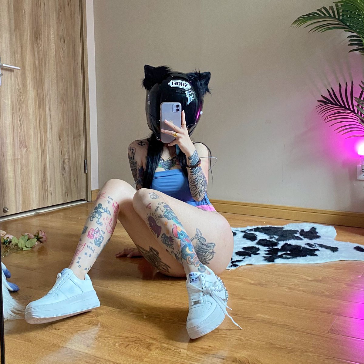 #shoei #shoeix14 #tattoo #inked #motogirl #girlpower #girls #女骑 #摩托车  驾照没考出来，东西倒是不少 https://t.co/jH00ApQ8ZM