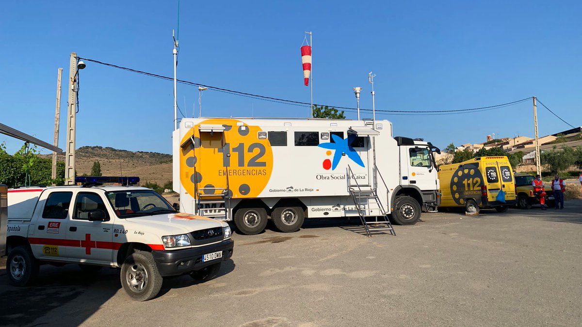 CruzRojaRioja's tweet photo. 🔴 #IFAutol #IFYerga pasa a Nivel 0 de INFOCAR y los recursos ERIE que intervienen se van retirando tras varios días de intenso trabajo con una ambulancia permanente en preventivo además de realizar tareas logísticas y de avituallamiento. #Voluntariado 🔝💪 https://t.co/wBEFUPWMLr