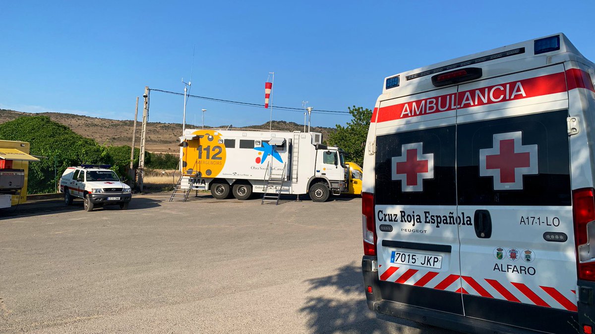 CruzRojaRioja's tweet photo. 🔴 #IFAutol #IFYerga pasa a Nivel 0 de INFOCAR y los recursos ERIE que intervienen se van retirando tras varios días de intenso trabajo con una ambulancia permanente en preventivo además de realizar tareas logísticas y de avituallamiento. #Voluntariado 🔝💪 https://t.co/wBEFUPWMLr