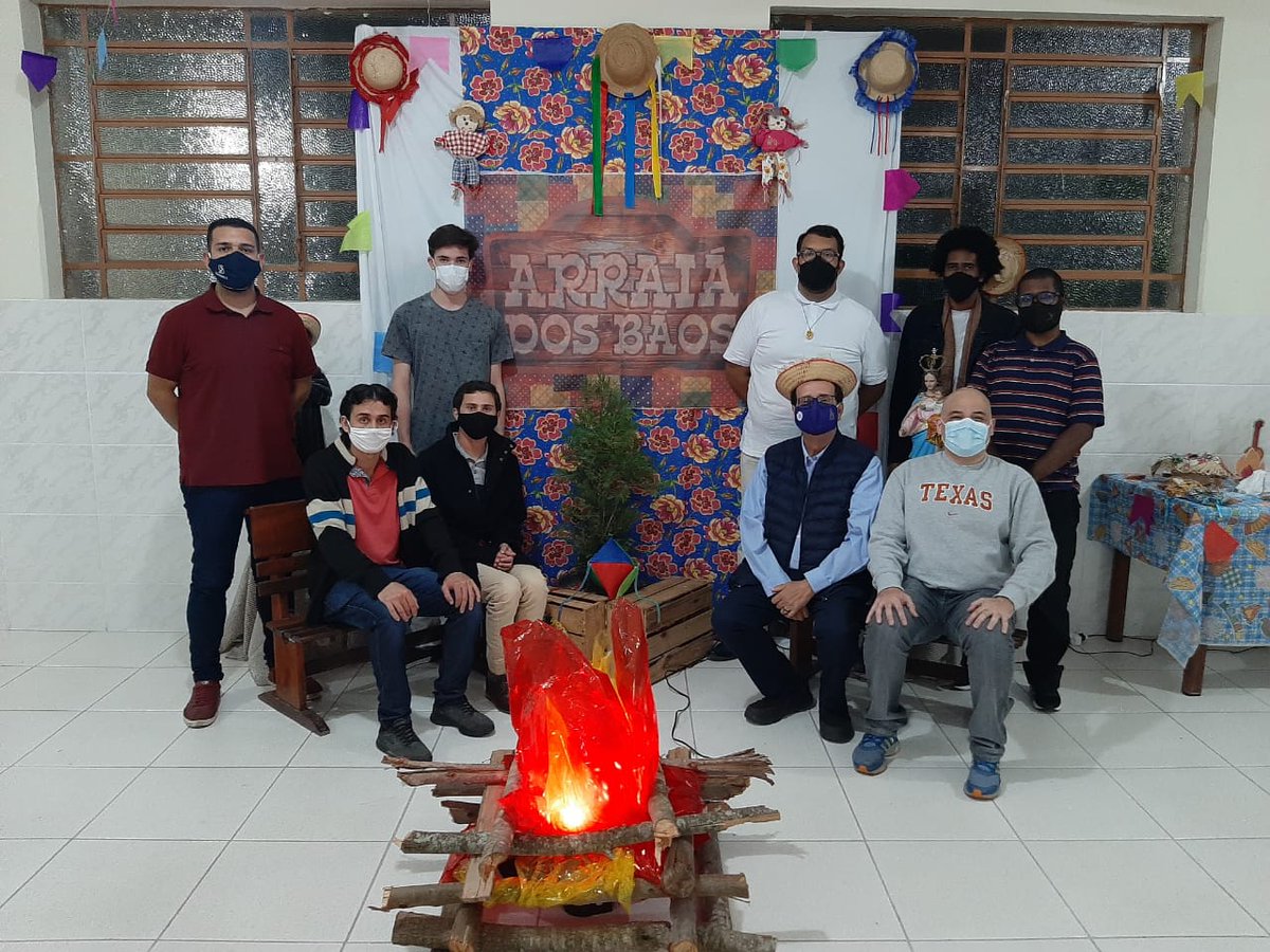 SalesianosISJB's tweet photo. #AconteceISJB
Aconteceu, em julho de 2021, o segundo turno do Estágio Vocacional Salesiano.
O encontro ocorreu na Casa de Retiros de Barbacena. Estiveram presentes 07 vocacionados provenientes de três estados da inspetoria.
Saiba mais em: https://t.co/hRZCAcOkEC
#Salesianos https://t.co/NTe6JD7lVS