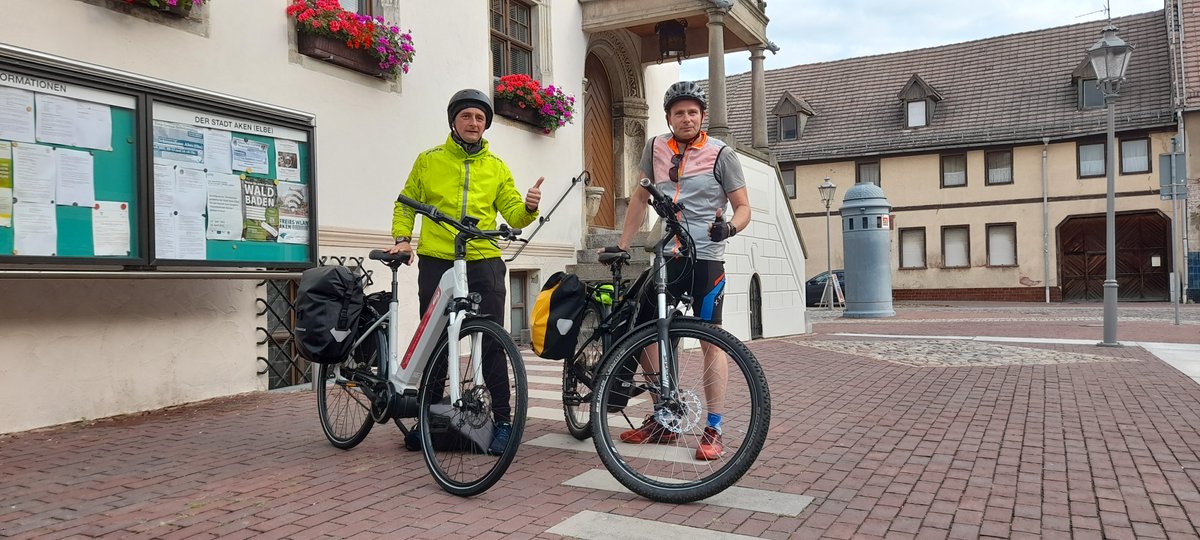 Heute gestartet: Auf eine rund 340 km lange Radfahrt mit dem Ziel Erwitte. Unterwegs ist außerdem noch ein Treffen mit der AGFK aus Niedersachsen geplant. ... 👍