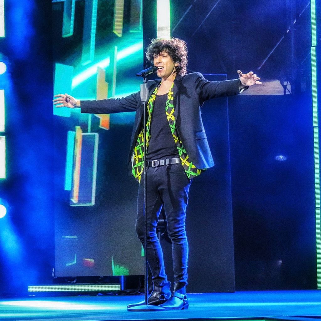 Freschissimo da fuori. Sotto la giacca 85 gradi! 😂 Stasera #battitilive