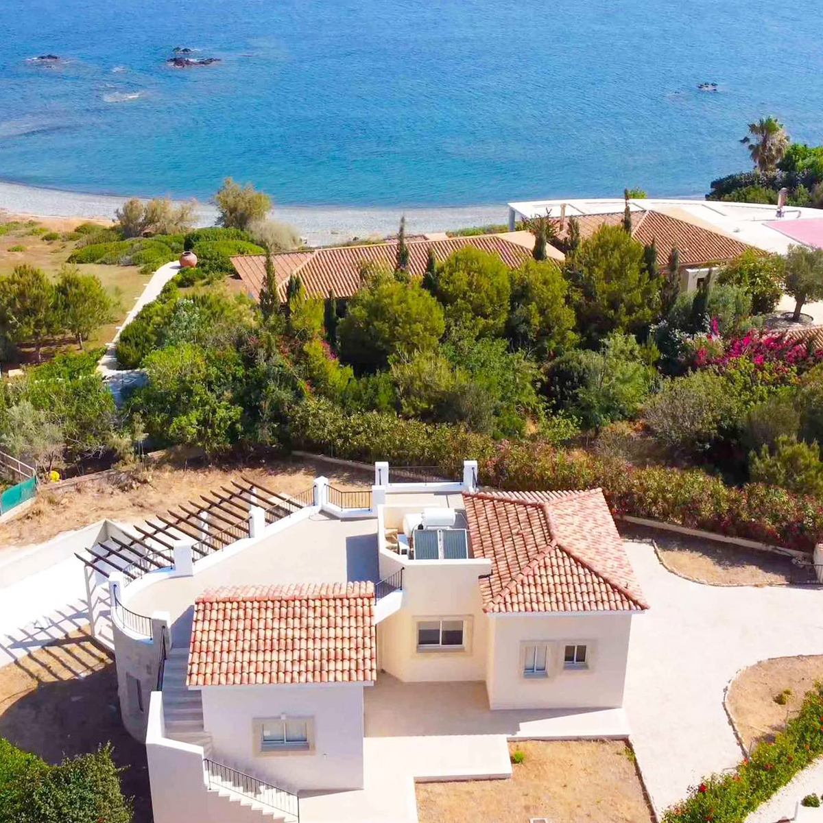 aristodev's tweet image. 𝗣𝗢𝗠𝗢𝗦 𝗦𝗨𝗡𝗦𝗘𝗧 𝟮 
"𝘠𝘰𝘶𝘳 𝘜𝘭𝘵𝘪𝘮𝘢𝘵𝘦 𝘚𝘶𝘮𝘮𝘦𝘳 𝘏𝘰𝘮𝘦 𝘣𝘺 𝘵𝘩𝘦 𝘉𝘦𝘢𝘤𝘩"

✔ 𝟮 &amp;amp; 𝟯 𝗕𝗲𝗱𝗿𝗼𝗼𝗺 𝗩𝗶𝗹𝗹𝗮𝘀
 𝗙𝗿𝗼𝗺 €𝟯𝟴𝟭,𝟬𝟬𝟬 + 𝗩𝗔𝗧

🌐 𝗩𝗶𝗲𝘄 𝗢𝗻𝗹𝗶𝗻𝗲: bit.ly/3isBfL5