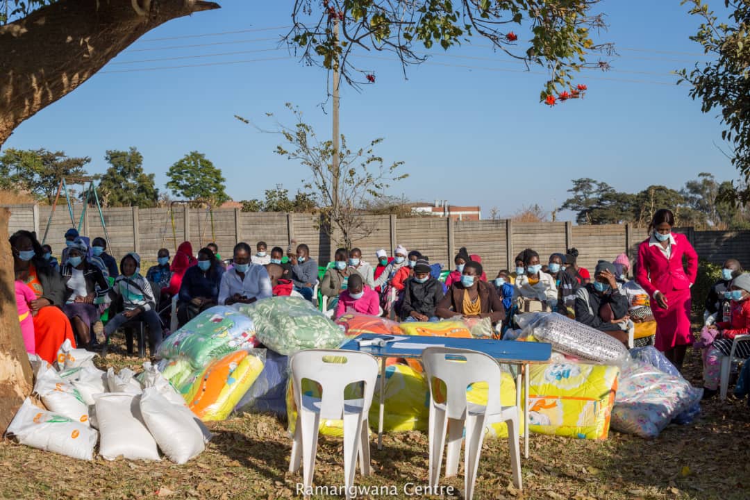 NorthHarare's tweet photo. A heartfelt thanks to the @ChineseEmbassy,@ChinesebusinessAssociation @LovingMoms for the Duvets, and mealie meal donated to the @RamangwanaCenter in Hatcliffe.
#developinghararenorth
#CommunitySolutions https://t.co/CRQurPZrHX