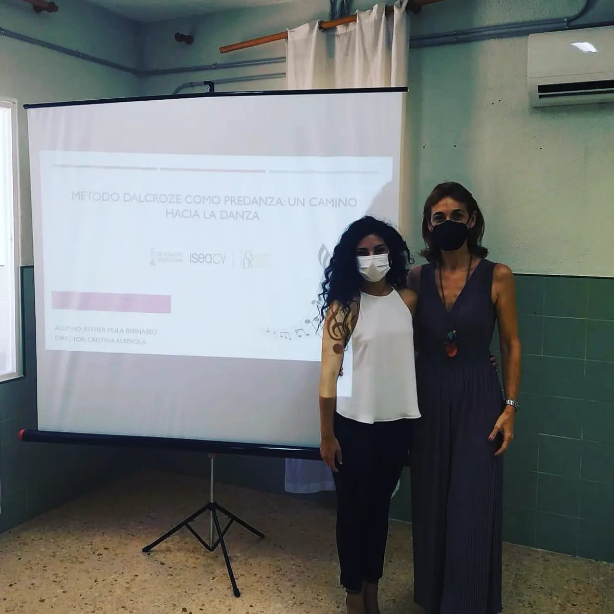 CSD_ALICANTE's tweet photo. Nuestros alumnxs de 4° curso han defendido sus trabajos fin de grado. Enhorabuena a todxs y suerte en vuestra nueva etapa. #meces2 #csdalicante #enseñanzasartisticas @iseacv @iseacv_direccion @GVAinnova @DIseacv https://t.co/GxBE5oucpg