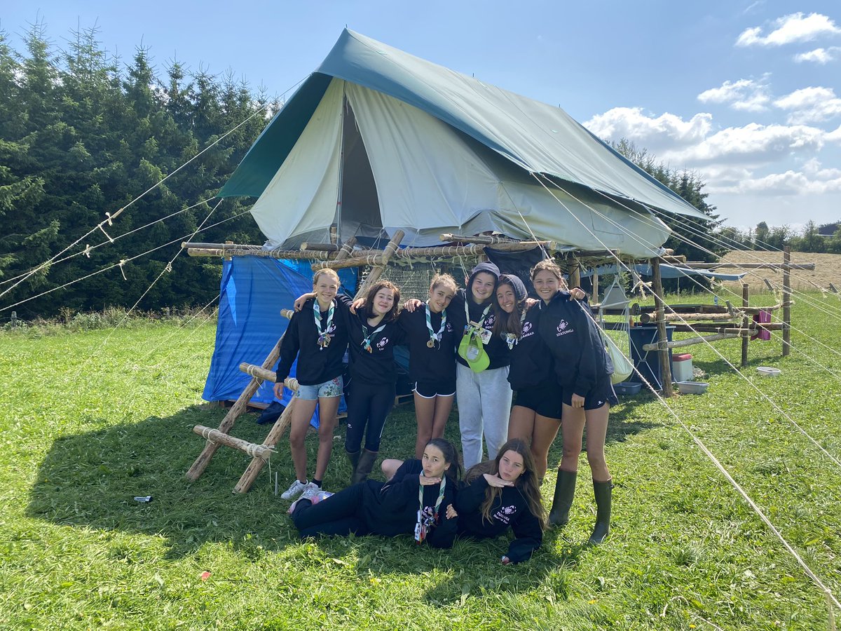 MarieMedGuides's tweet photo. Pilotis terminés! Le camp démarre super bien avec du beau temps ☀️Gros bisous de toutes vos filles 🏕 https://t.co/AUAYdb7mxX