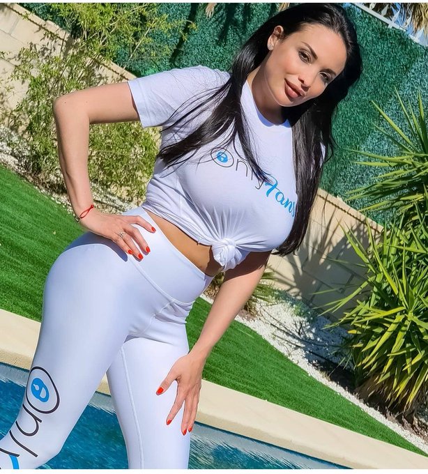 Use my referral code to ear extra money from Onlyfans??
https://t.co/yJz6KcaTMW https://t.co/xBSZ3it