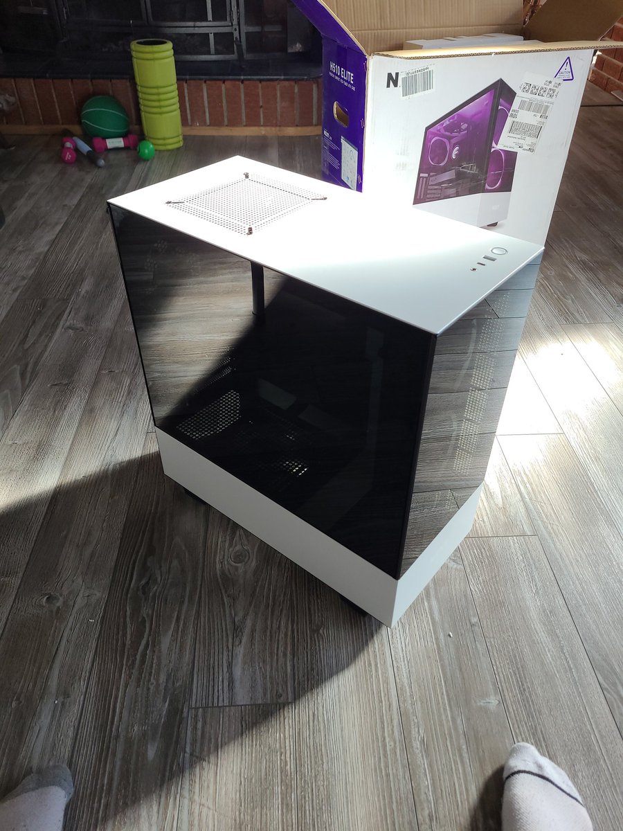 FishingTacklee's tweet photo. @NZXT NZXT supports my Syndicate gang, I support my NZXT gang 💯 https://t.co/gFo7aPCOWk
