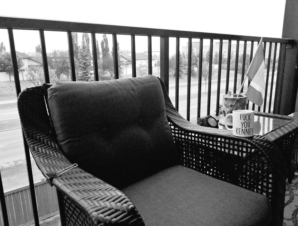 WRITERofTRUTH13's tweet photo. Having the "Best Summer Ever" with an empty bank account thanks to #CPPD and #ABCSS.
#PovertyIsViolence
The best thing about this vacant chair: Conservatives will never sit in it.
#NeverVoteConservative
#KenneyResign
#LuanResign
#IStandWithTrudeau
#BetterOffWithRachel https://t.co/EXT3sLYtSJ