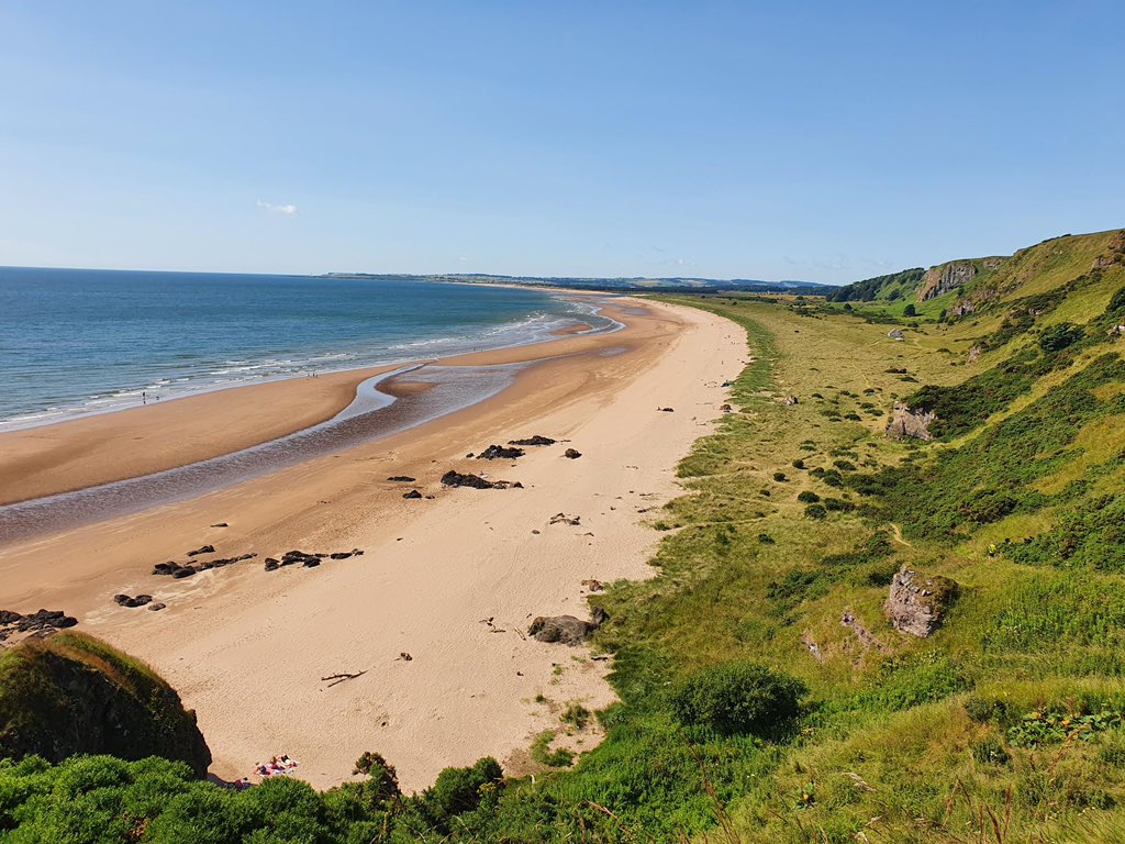 doug_pender's tweet photo. Soooo jealous of those on leave or out and about in #scotland this week! Monday #coastsnap at St Cyrus from @MontroseSnap.  Back to my dark home office 😞 

#citizenscience #visitscotland https://t.co/b6lTQhdUs4