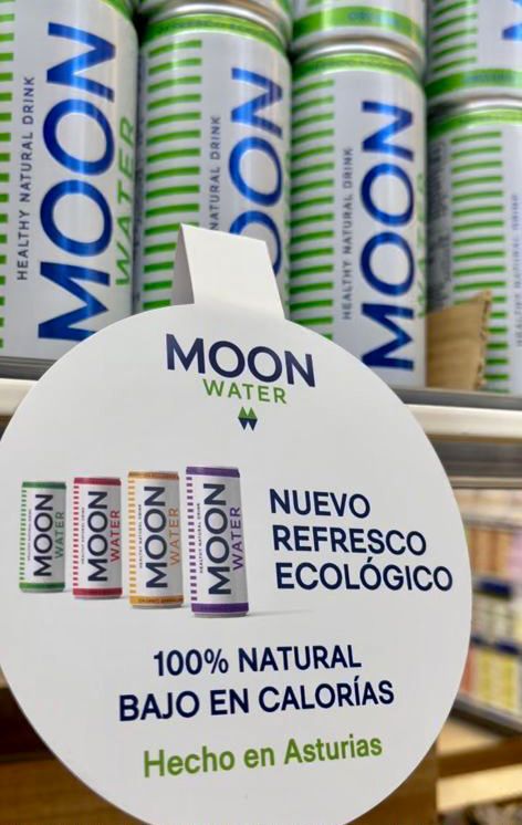 MoonWaterDrink's tweet photo. ¡Seguimos conquistando espacios y corazones! Amigos de #Majadahonda #Valdemoro #Pinto
#CiudadReal y #Soria ya podéis encontrar Moonwater en los súper @ELeclerc_Esp 💚💙 #drinkdifferent https://t.co/zdrYUfs1aR
