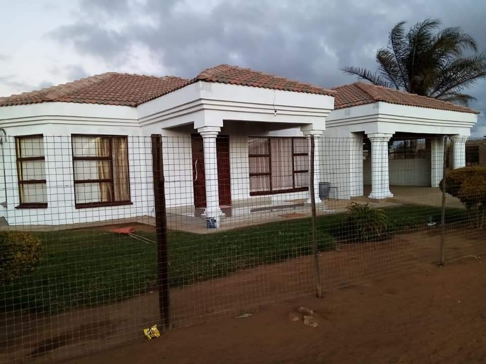 KRarchitectural's tweet photo. Design by @KRarchitectural 
Built at Ramahantsha. https://t.co/yzu3iNthU6