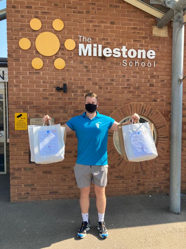 Play_Glos's tweet photo. We love sharing #BagsOfPlay with our friends @TheMilestoneSch Thanks to @Glosdisability for helping us get play resources out to those in need of a playful boost #SummerOfPlay https://t.co/cD8g0SHcBi