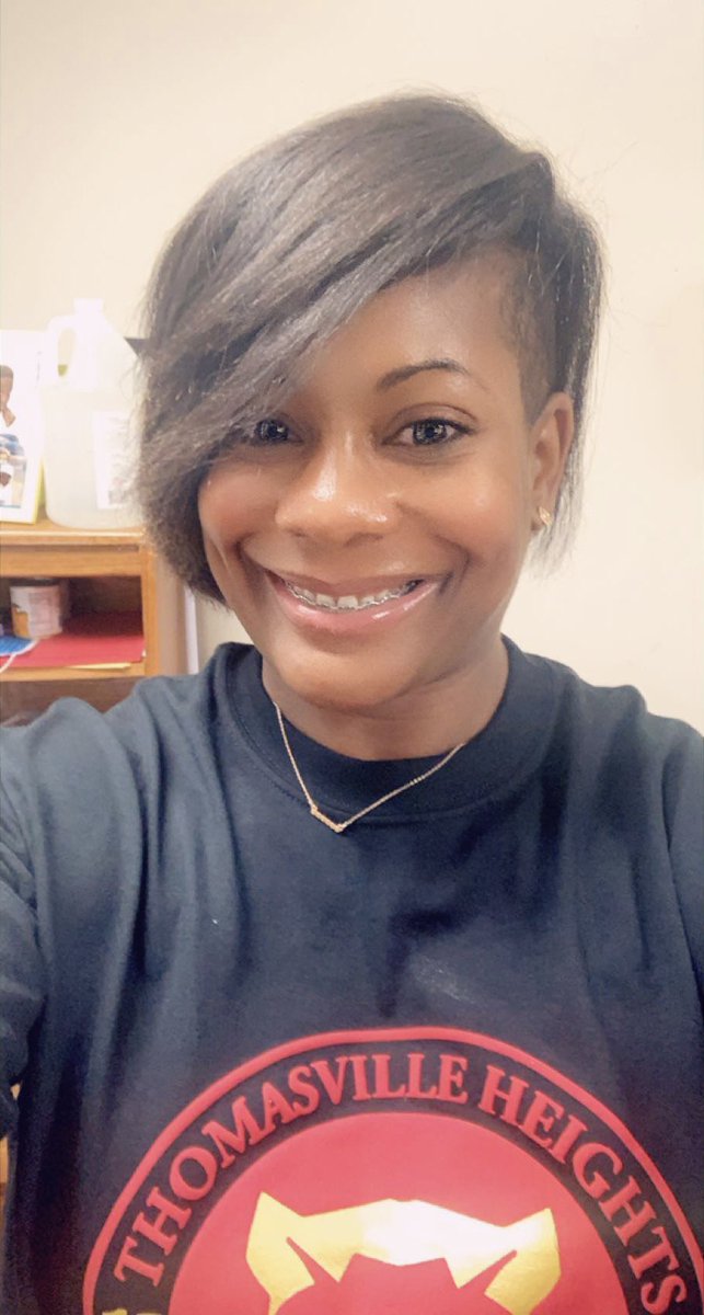 CounselorTHES's tweet photo. Welcome Back THES!! @PBS_Atlanta @Thomasville_HES # ChoosePurpose #ChooseTHES❤️ https://t.co/AUchjbGJOx