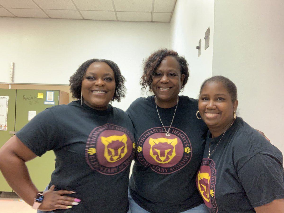 MrsRosalesTHES's tweet photo. Team On Top is excited about our new school year in 2nd Grade @Thomasville_HES #ChoosePurpose https://t.co/hJKbzdWOUA