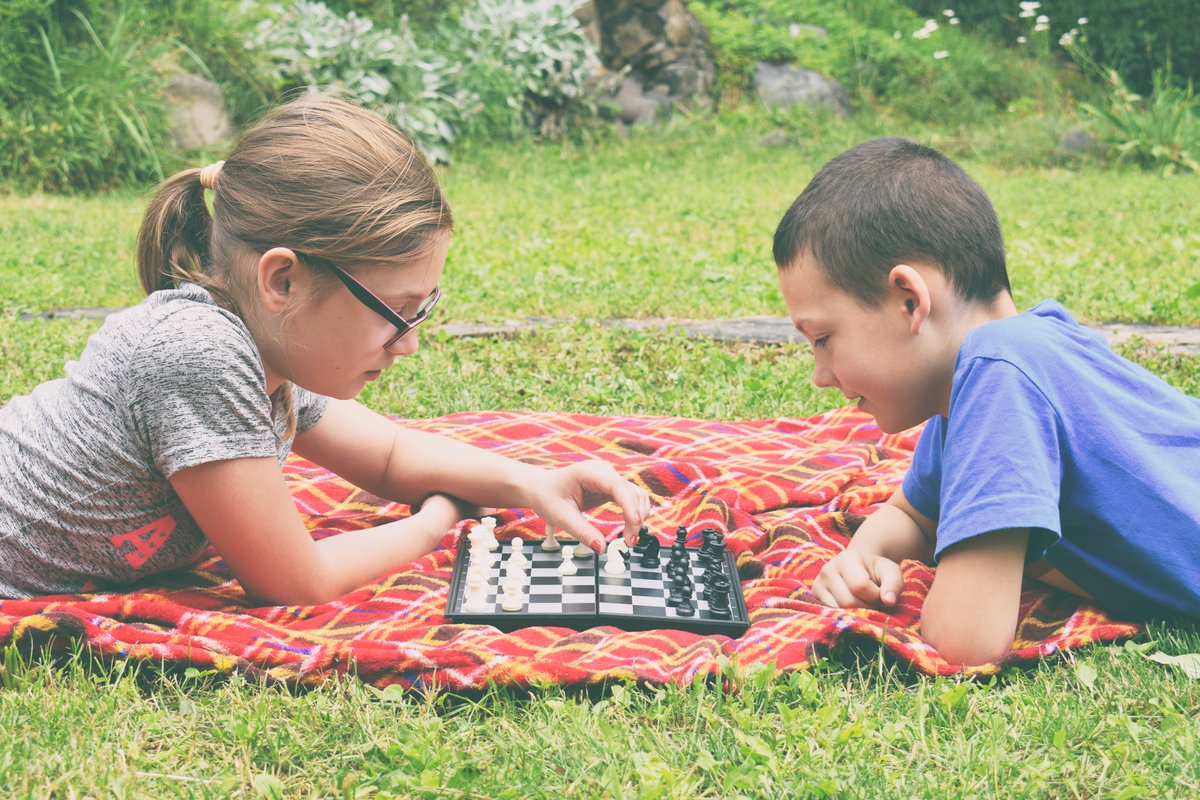 usedgov's tweet image. ♟️#Chess not only keeps your mind active, but can also help you stay socially connected. Make mastering chess part of your #SummerLearning strategy – your move! #InternationalChessDay