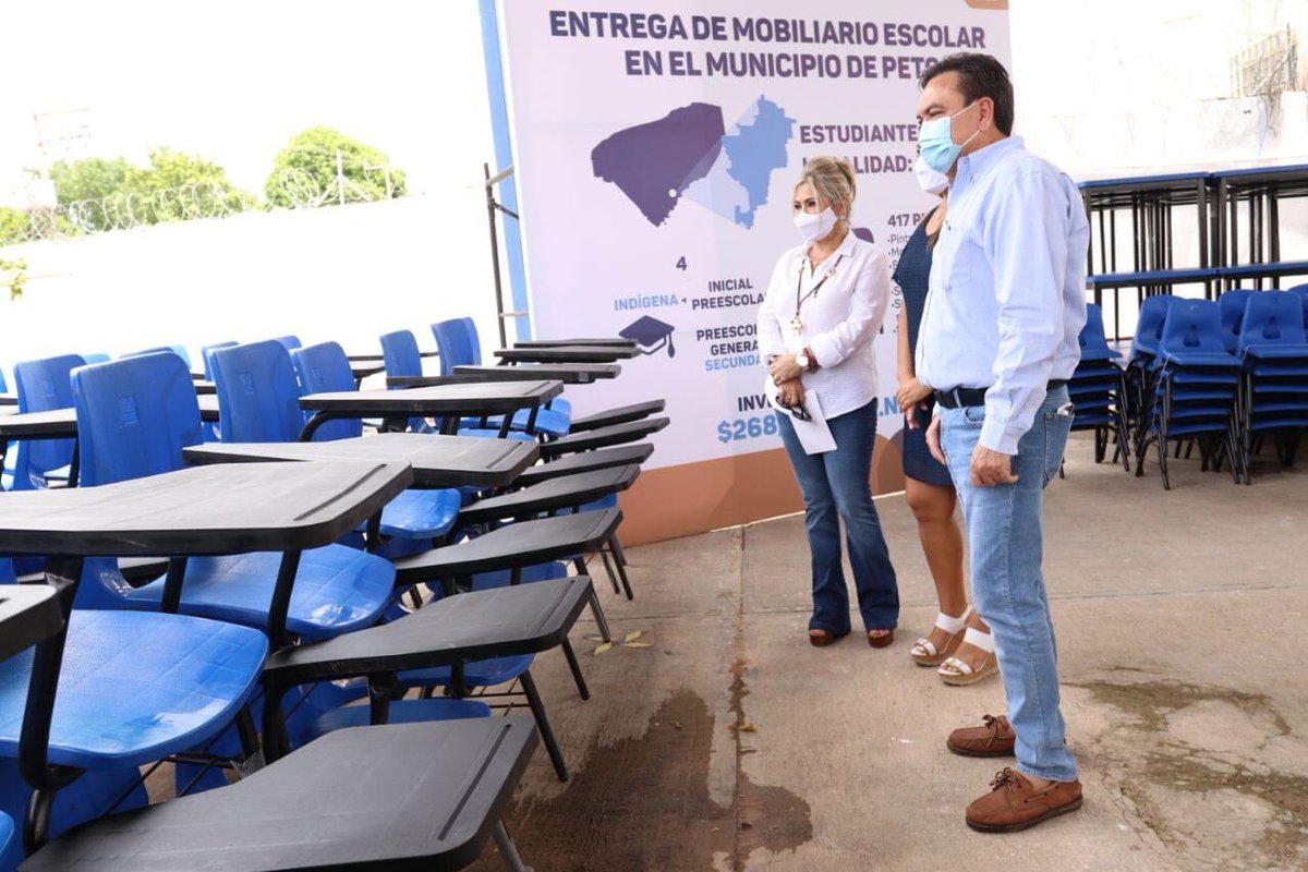 LiborioVidal's tweet photo. Con todas las medidas de higiene, entregamos al personal directivo de cuatro escuelas del municipio de #Peto, reunidos en la #Secundaria "Gaspar Antonio Xiu", 417 piezas de #mobiliario, para que alumnas y alumnos cuenten con mejores condiciones para continuar con su formación. https://t.co/YQ6u3u9hi5