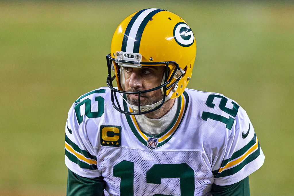 Aaron Rodgers turned down a two-year extension with the Packers that would’ve made him the highest-paid player in football, per <a href="/AdamSchefter/">Adam Schefter</a> 😳 <a href="/brgridiron/">B/R Gridiron</a>