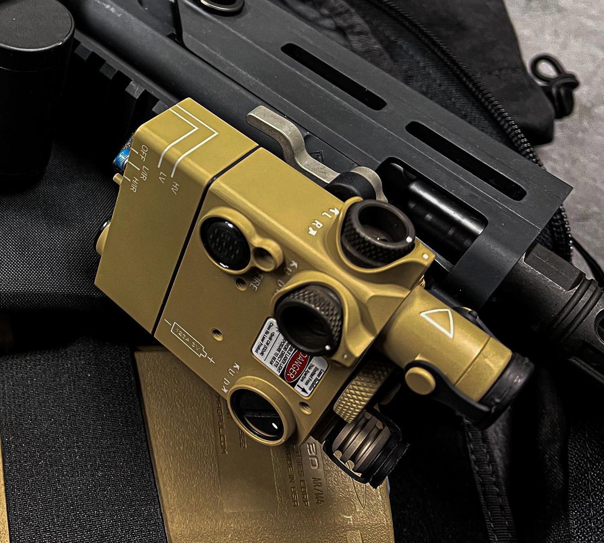 offbaseco's tweet image. Steiner DBAL-I2 CLEARANCE SALE! We have a few units left.

DBAL-I2, BLACK. Previously priced at $1168.99 is now $859.99!

DBAL-I2, TAN. Previously priced at $1189.99 is now $899.99!

Limited quantity, buy yours now!
#steiner #steineroptics #offbase #offbasesupply #supportourtroop