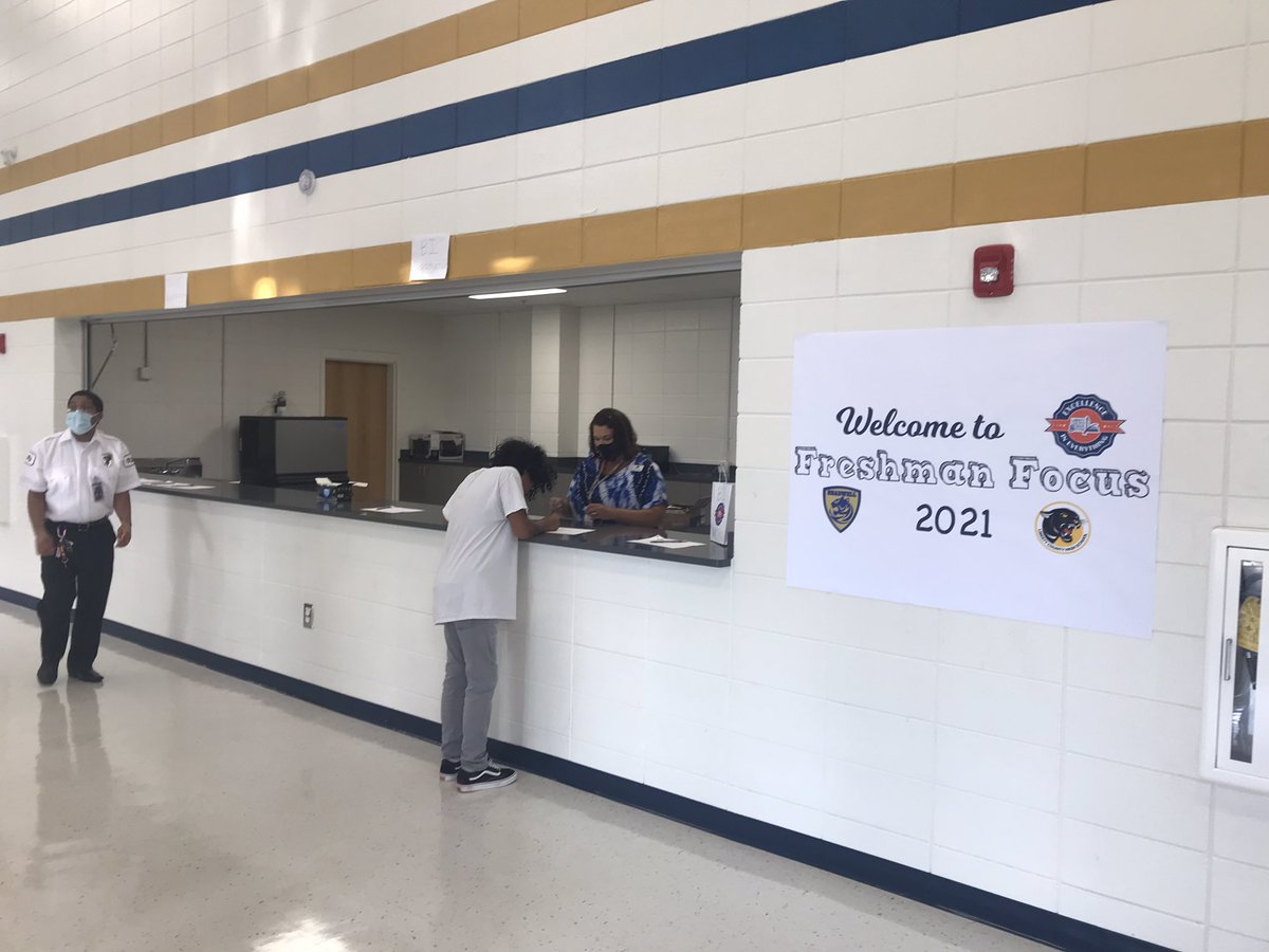 myanzetich's tweet image. Day Two for Freshman Focus at BI! Great info and tips for our upcoming 9th graders. Come out and join us! One more session after this one.