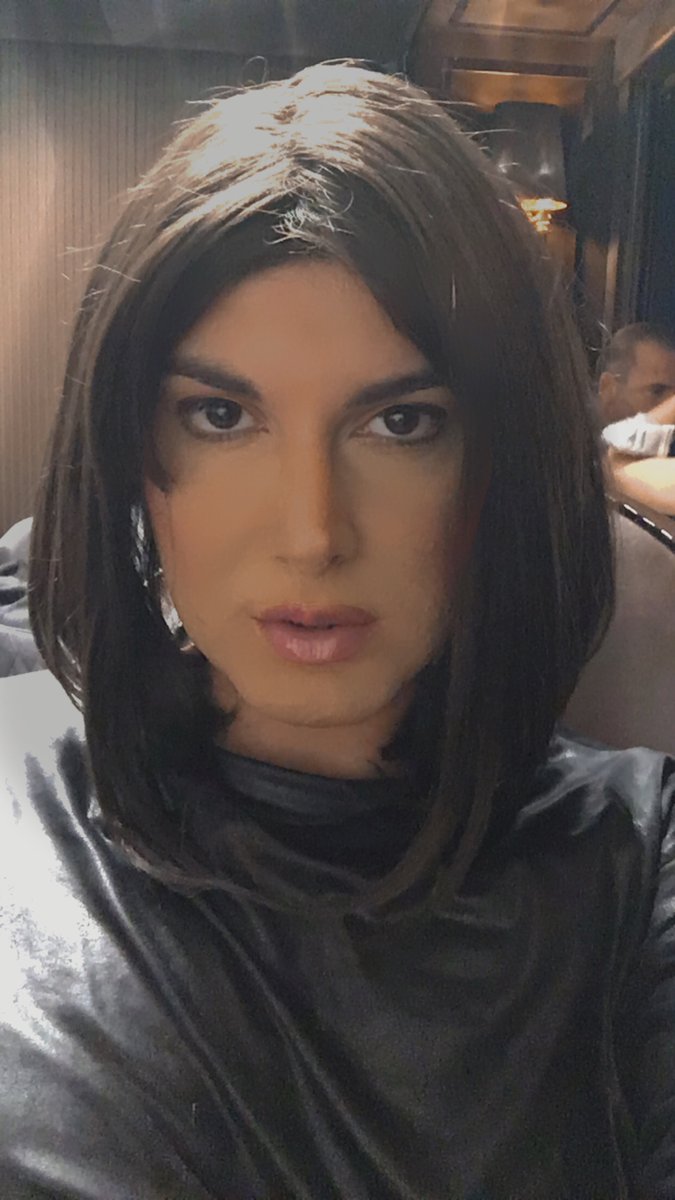Ceyda62647809's tweet photo. Merhaba https://t.co/2BSbloTNt1
