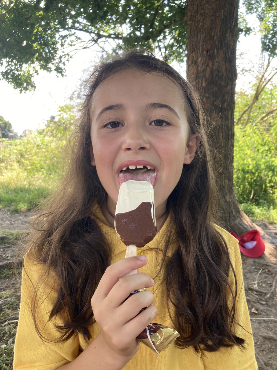 MissSmartLHS's tweet photo. How lucky are we, ice creams galore 🍦 https://t.co/fw9fKhWpUM