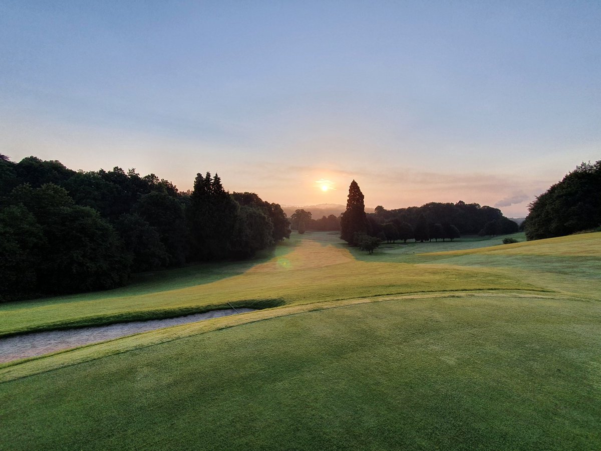 HexhamGolfClub's tweet image. Sunrise over the Tyne Valley.