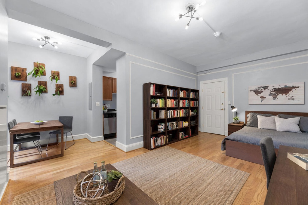 Fulcrum Residential (@fulcrumrsdntl) on Twitter photo Don't miss this elegant studio located in the 1920's era Embassy Building - one of DC's "Best Addresses"
1613 Harvard Street NW #109
Listed by Elizabeth Abudakar 📲 elizabeth@fulcrumpg.com
#fulcrumpg #dc #washingtondc #dchomes #igdc #architecture #forsale #luxurylisting Don't miss this elegant studio located in the 1920's era Embassy Building - one of DC's "Best Addresses"
1613 Harvard Street NW #109
Listed by Elizabeth Abudakar 📲 elizabeth@fulcrumpg.com
#fulcrumpg #dc #washingtondc #dchomes #igdc #architecture #forsale #luxurylisting