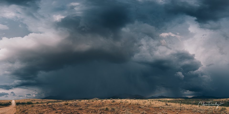 Chris_Frailey's tweet photo. This was the warmup storm for the main event last Sunday. Really wish I could get to SE Arizona more often. It really has a different feel than around the valley. Taken near Willcox AZ. #azchasers #azwx #StormHour #Monsoon2021 https://t.co/hFVziWJvp7
