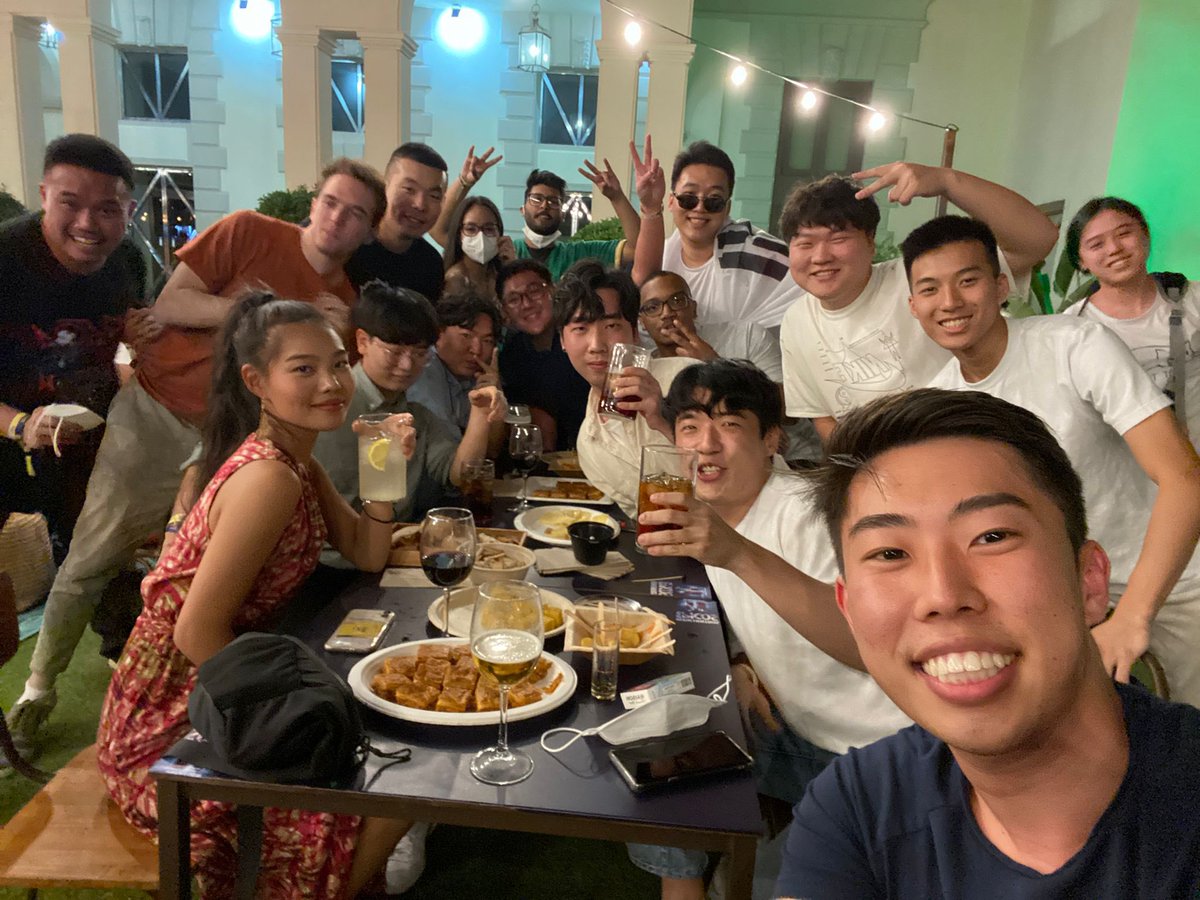 ToastyUnicorns tweet media