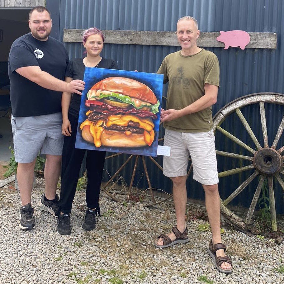 Habsmonmouth's tweet photo. This stunning painting will be exhibited in the popular burger restaurant, The Pig &amp; Apple, near Monmouth.
It will be on display along with other work by artists @MonSchBoys as part of @ArtInPenallt.
Head of Art, Mr Matt Peake, was delighted to drop off the burger painting. https://t.co/qawfKKwMvu