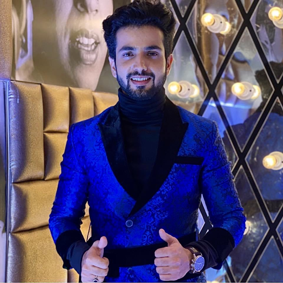 AGermanyFan's tweet photo. @ANKUSH_00007 ♥️'s looks on @ipmlofficial 🔥 🥰
.
#smuledelhijammers #Ankush_Bhardwaj00007 #DilonKaShooter #AnkushIsTheBest #ankushbhardwaj #ipml #IndianProMusicLeague @ZeeTV @ZEE5India @smuleindia @ZEE5Shows @ZeeStudios_ @Contiloe1 @akanksha_0711 @BeingSalmanKhan #SalmanKhan https://t.co/Nr3ppeh6G7