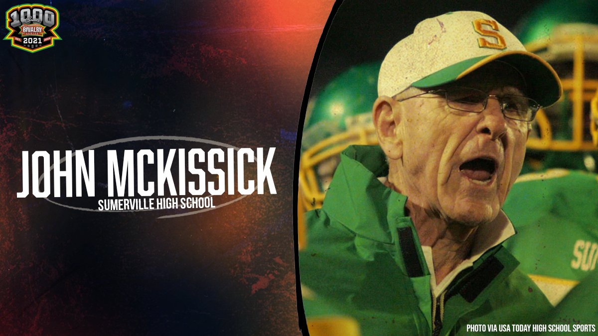 AmericanRivalry's tweet photo. John McKissick was at the helm of Summerville High School in South Carolina for an incredible 63 seasons, winning a NATIONAL record 621 games, including 10 state titles.
In 2011, we were in attendance for the Green Wave's 17-3 win over rival Fort Dorchester.
#GARS1000 https://t.co/priHO8DRzw