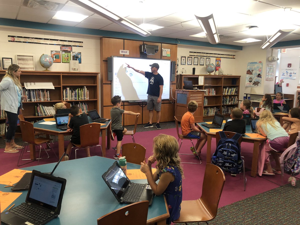 CanUCode's tweet image. The littles have hit @kid_OYO @oyoclass @esm_csd today! #summerenrichment #codeforkids #colorbycode