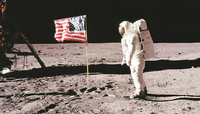 "That's one small step for man, one giant leap for mankind." 

#OTD in 1969, stepping off the lunar landing module Eagle, Armstrong became the first human to walk on the surface of the moon. 
 📸: @nasa

#neilarmstrong #buzzaldrin #moon #nasa #july20 #apolloxi #onthemoon