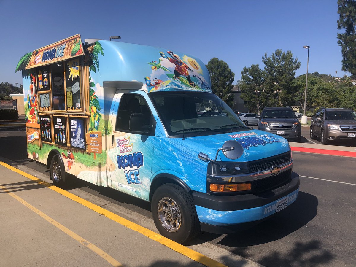 b_applegate's tweet photo. Kona Ice to start the 2nd session of Camp Cajon! These #avocadogators are happy to be here!✨❤️ #BestSummerEver @joy_delgallego @CajonValleyUSD https://t.co/q0dAZ8pF3I
